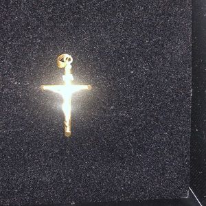 Small solid 10kt gold pendant